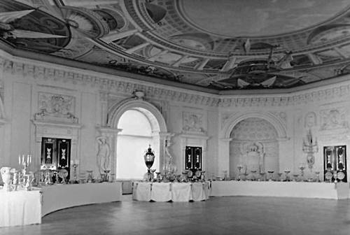 Павловск. Большой («Тронный») зал дворца. 1798. Архитектор В. Ф. Бренна.