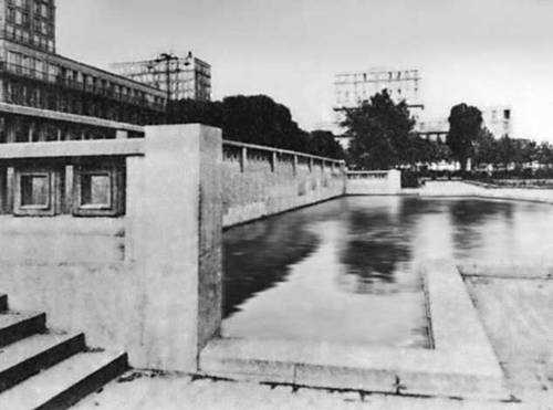 Гавр. Площадь Ратуши. Реконструкция начата в 1947. Арх. О. Перре.