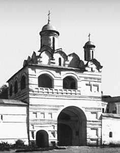 Суздаль. Надвратная Благовещенская церковь Покровского монастыря. Ок. 1518.