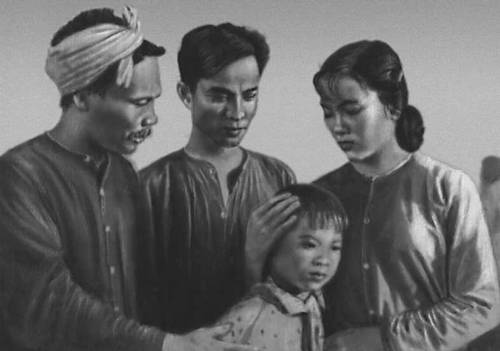 Вьетнам. «На берегах общей реки». Реж. Нгуен Хонг Нги и Фам Фиеу Зан. 1959.
