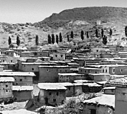 Народное жилище Марокко. Деревня Азру в районе Среднего Атласа.