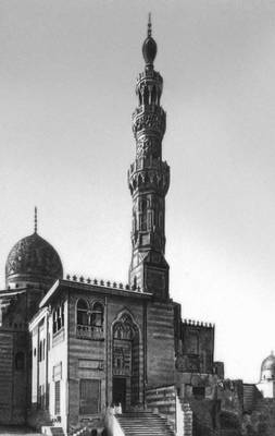 Мавзолей и мечеть султана Каит-бея в Каире. 1415—20.