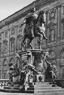 А. Шлютер. Памятник курфюрсту Фридриху Вильгельму в Берлине. Бронза. 1696—1703.