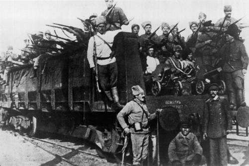 Красноармейский десант на бронепоезде. 1918.