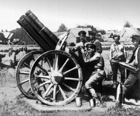Гаубичная батарея 8-й стрелковой дивизии 16-й армии в боях на р. Западный Буг. 1920.