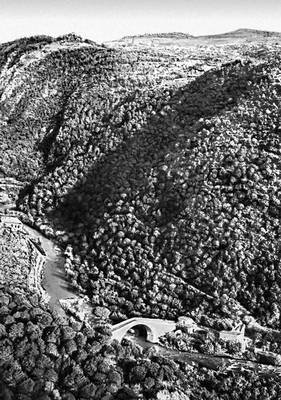 Западный склон хр. Ливан, долина р. Эль-Кальб.