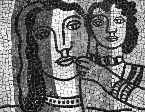 «Мать и дитя». Мозаика. 1950-е гг. Национальный музей Фернана Леже, Бьо.