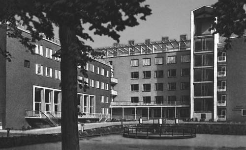 Дом престарелых. 1952—54. Архитектор Х. Т. Звирс.