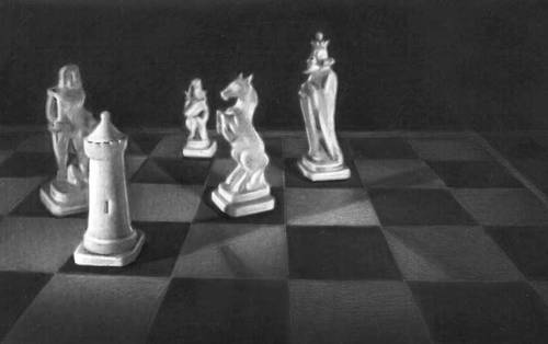 Рис. 7а. Одна из фотографий мнимого голографического изображения шахматных фигур при разных точках съёмки.