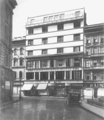 Б. Лайта. Дом Рожавёльдьи в Будапеште. 1911—12.