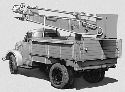 Рис. 3. Средний операторский кран, установленный на грузовом автомобиле.