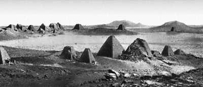 Мероэ. Царские пирамиды Южного некрополя.
