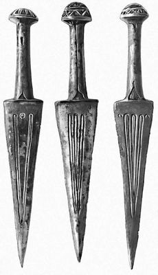 Бронзовые кинжалы из Артикского могильника. Кон. 2-го тыс. до н. э.