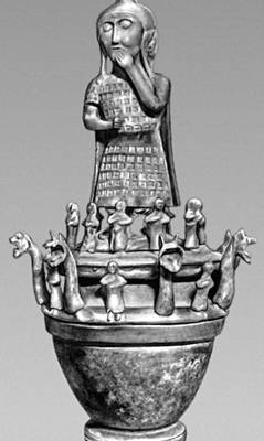 Этруски. Урна-канопа из Клузиума. Ок. 600 до н. э. Городской музей. Кьюзи. Терракота.