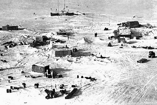 Лагерь станции «Северный полюс-22».