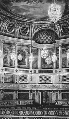 Версальский дворец. Оперный зал. 1763—70. Архитектор Ж. А. Габриэль.