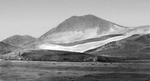 Один из вулканов северной части Самсарского хребта в Джавахетско-Армянском нагорье.