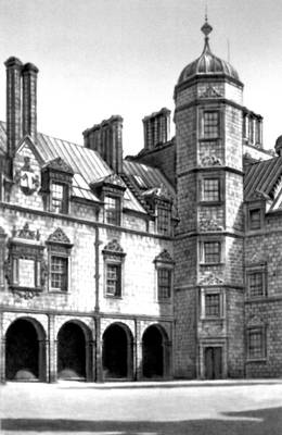 Госпиталь Хериота в Эдинбурге. 1628—50. Двор.