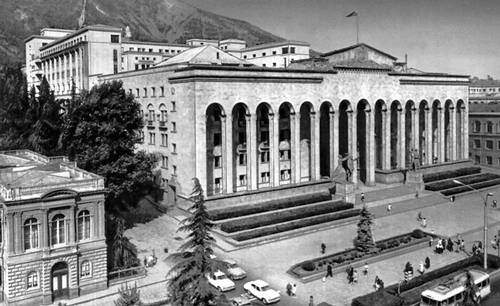 В. Д. Кокорин, Г. И. Лежава. Дом правительства Грузинской ССР в Тбилиси. 1938—53.