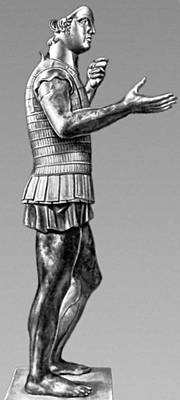 Этруски. Статуя воина из Тоди. Бронза. 4 в. до н. э. Ватиканские музеи. Рим.