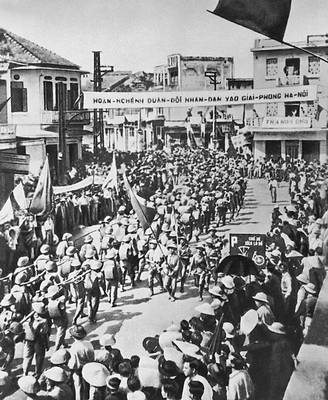 Вступление Вьетнамской народной армии в Ханой 10 октября 1954.