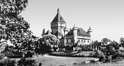 Швейцария. Замок Вуфлен в Морже. 15 в.