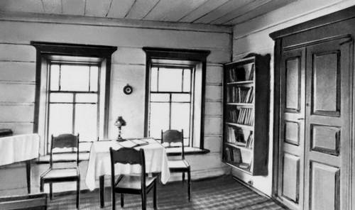 Мемориальная комната в доме крестьянина А. Д. Зырянова в селе Шушенском, в которой в первый год ссылки жил В. И. Ленин.