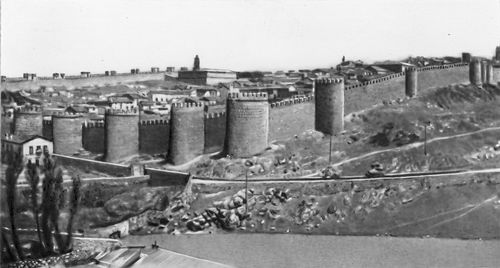 Авила. Общий вид городских укреплений. 1088—91.
