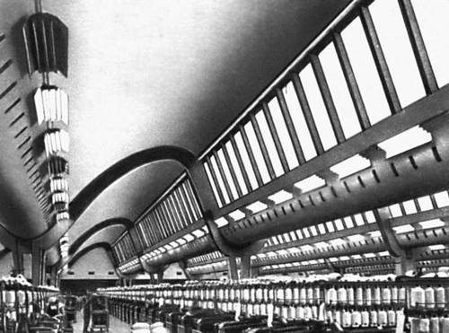 Хлопкопрядильная фабрика в Бухаресте. Интерьер прядильного цеха, 1950-е гг. Архитектор И. Бэлэнеску, инженер А. Таиллер.