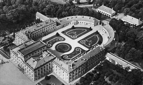 Дворец Эстерхази в Фертёде. 1760—72.