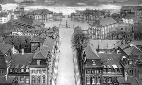 Дворцовый комплекс Амалиенборг. Строился с 1750. Архитектор Н. Эйтвед.