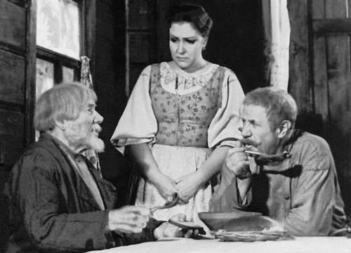 Сцена из спектакля «Власть тьмы» Л. Н. Толстого. 1956.