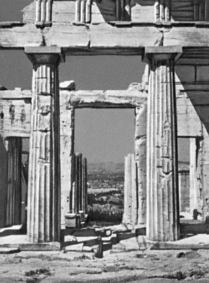 Пропилеи. 437—432 до н. э. Архитектор Мнесикл.