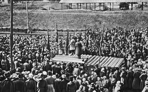 Митинг рабочих Чиатуры. 1917.