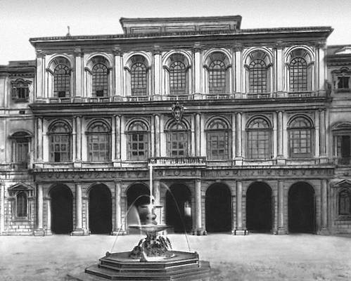 Италия. Л. Бернини. Центральная часть главного фасада дворца Барберини в Риме. После 1629.