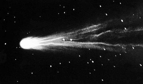 Комета Икея 1963 I: слегка турбулизированный хвост 1-го типа.