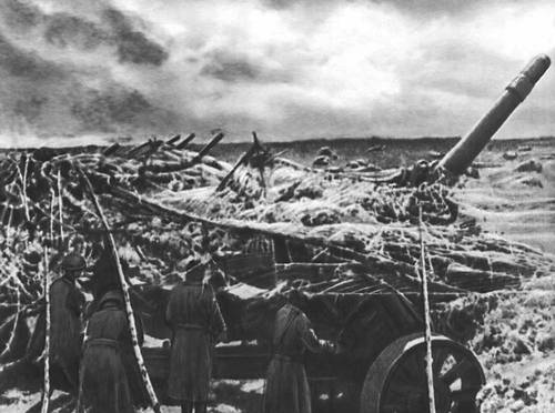 Советская артиллерия на огневых позициях. Июль 1943.