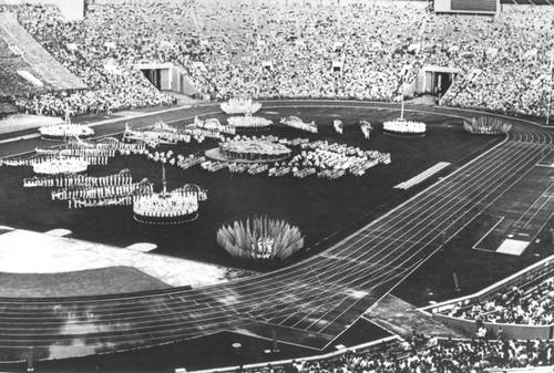Спортивный праздник на стадионе им. В. И. Ленина в Москве. 9 мая 1975.