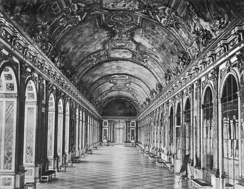 Версальский дворец. Зеркальная галерея. 1678—84. Архитектор Ж. Ардуэн-Мансар, декор — Ш. Лербена.