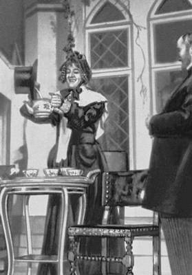 Сцены из спектаклей: «Тётка Чарлея» Б. Томаса. Театр «Нептун». Галифакс.