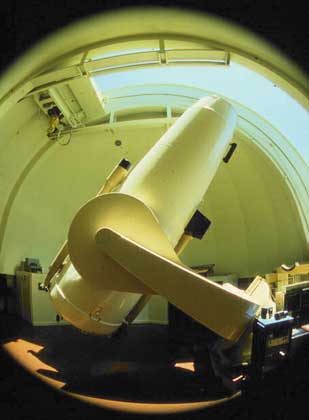 КАМЕРА ШМИДТА обсерватории им. К.Шварцшильда в Таутенбурге (Германия) - крупнейший в мире телескоп такого типа.
