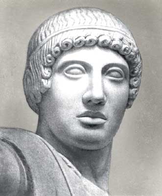Голова Аполлона с западного фронтона храма Зевса в Олимпии.