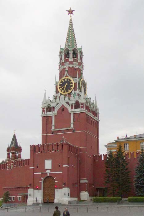 http://dic.academic.ru/pictures/wiki/files/107/kremlin_spasskaya_tower.jpg