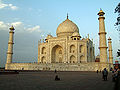 Agra-Taj-Mahal-Mausoleum-architecture-Apr-2008-04.JPG