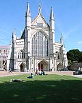 Winchester Cathedral -west front-21July2008.jpg