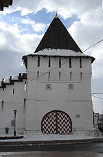Towers of Spaso-Preobrazhensky Monastery (Uglicheskaya).jpg