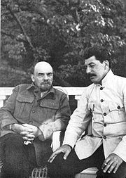 http://dic.academic.ru/pictures/wiki/files/49/180px-Lenin_and_stalin.jpg