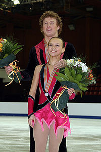 Lubov Iliushechkina & Nodari Maisuradze Podium 2008 Junior Worlds.jpg