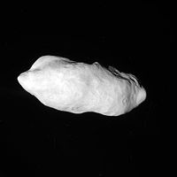 Снимок Прометея, сделанный «Кассини» 26 декабря 2009 года