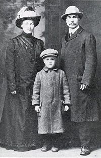 Сирола с семьёй, 1913 г.